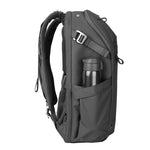 Veo Metro B30L BK mochila negra con trípode lateral plegado