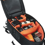 Cámara y equipo de foto en la mochila fotográfica Vanguard Up-rise II 48