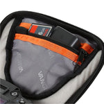 Accesorios en la bolsa de cámara Vanguard Oslo 15BK