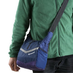 Bolsa fotográfica azul al hombro Vanguard Reno 18OR