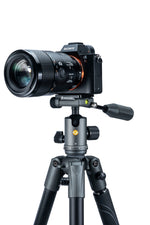 Cámara en trípode de viaje Vanguard Veo 2X 265ABP