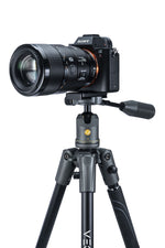 Cámara en la rótula del trípode Vanguard Veo 2X 204ABP