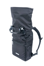 Mochila abierta de foto negra Vanguard Veo Flex 47M BK, frontal derecho