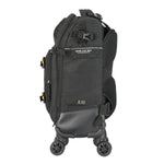Lateral de la mochila trolley Vanguard Alta Fly 55T G2 con sujeción para trípode.