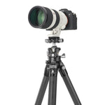 Trípode Alta Pro 3X 304CLBPS con cámara DSLR
