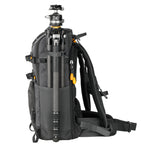 Mochila de cámara Alta Sky 52, con trípode en el lateral