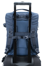 Mochila fotográfica azul en maleta Vanguard Veo Range 41M NV