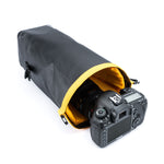 Cámara dentro de funda impermeable para cámara réflex con objetivo Vanguard Alta WZM