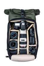 Mochila para equipo fotográfico roll-top Veo Select 43RB GR con equipo de cámara