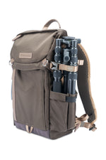 Trípode en la mochila fotográfica Vanguard Veo GO 42M KG