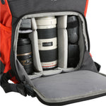 Cámara y objetivos en la mochila fotográfica Vanguard Reno 45OR