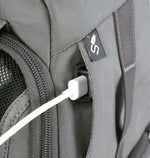 Puerto USB para batería externa en la mochila Veo Adaptor R44GY 