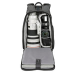 Mochila de fotógrafo Veo Adaptor R48 BK color negro con compartimentos para objetivos fotográficos.