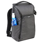 Vesta Aspire 41GY - Mochila compacta de fotografía  color gris con botella de agua