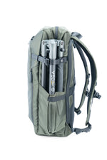 Mochila verde con trípode Vanguard Veo Select 49GR