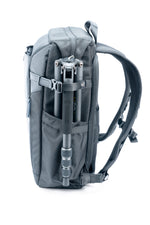 Trípode en la mochila y bolsa negra Vanguard Veo Select 41BK