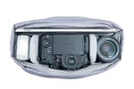 Cámara y objetivo en el bolso para cámara azul Vanguard Veo Flex 25M BL