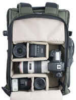 Configuración fotográfica parcial de la mochila y maletín verde Vanguard Veo Select 45M GR