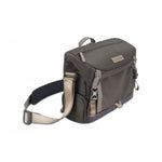 Bolsa fotográfica marrón Vanguard Veo GO 34M KG, ángulo derecho