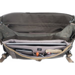 Interior de la bolsa fotográfica marrón Vanguard Veo GO 34M KG
