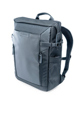 Ángulo derecho de la mochila y bolsa negra Vanguard Veo Select 41BK