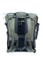 Posterior de la mochila y bolsa verde Vanguard Veo Select 41GR