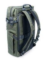 Posterior derecho de la mochila y bolso verde Vanguard Veo Select 49GR