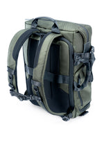 Posterior izquierdo de la mochila y bolsa verde Vanguard Veo Select 41GR