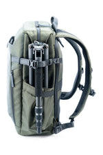 Mochila verde con trípode Vanguard Veo Select 49GR