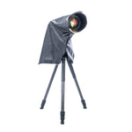 Frontal de conjunto de foto con protector de lluvia para cámara Vanguard Alta RCL