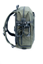 Lateral izquierdo de la mochila y bolsa verde Vanguard Veo Select 41GR