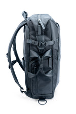 Lateral derecho de la mochila y bolso negro Vanguard Veo Select 49BK