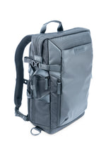 Frontal izquierdo de la mochila y maletín negro Vanguard Veo Select 45M BK