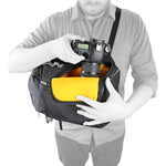 Acceso a cámara diestro de la mochila y bandolera Vanguard Veo Discover 42