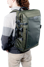 Arnés de la mochila verde en la espalda Vanguard Veo Select 49GR