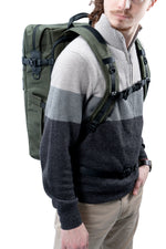 Mochila verde en la espalda Vanguard Veo Select 49GR